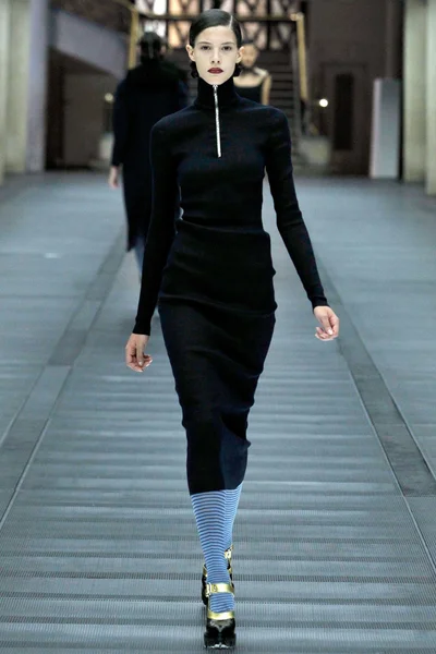 Look 5